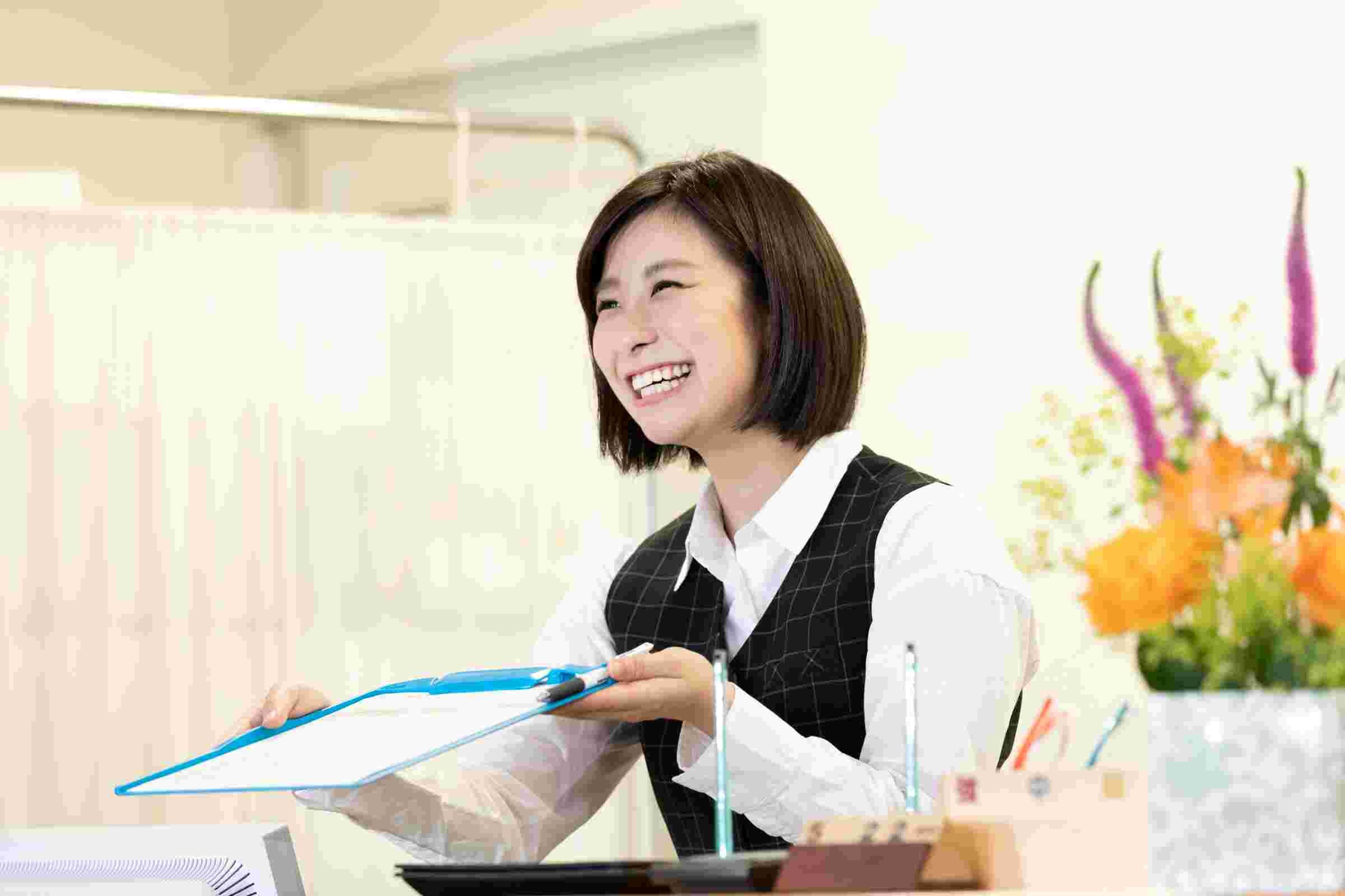 ＜未経験からスタート！＞きれいな病院でカルテ入力や書類作成など！＠17時まで イメージ1