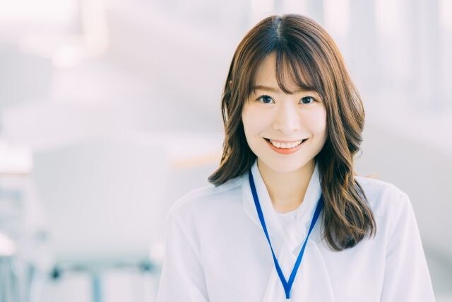 ≪扶養内＊週3～4日≫未経験OK＊土日祝休み＊ロビー受付♩難波駅　他多数勤務地有 イメージ1