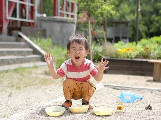 ＼保育士＊10時～13時など／子供を見守る保育補助＊小規模保育園など イメージ1