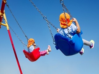 ＼保育士＊10時～13時など／子供を見守る保育補助＊小規模保育園など イメージ1