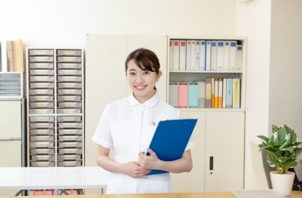 平日14時までorフルタイムで選べる勤務時間＊病院内での受付や事務をお任せ！ イメージ1