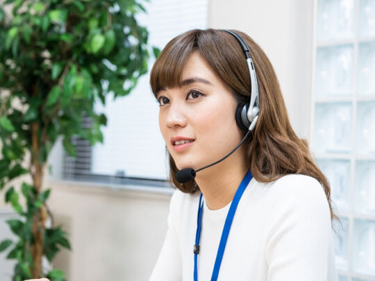 【週1日在宅＆土日祝休み】携帯電話会社で法人のみ＊問い合わせ対応＠西新宿 イメージ1