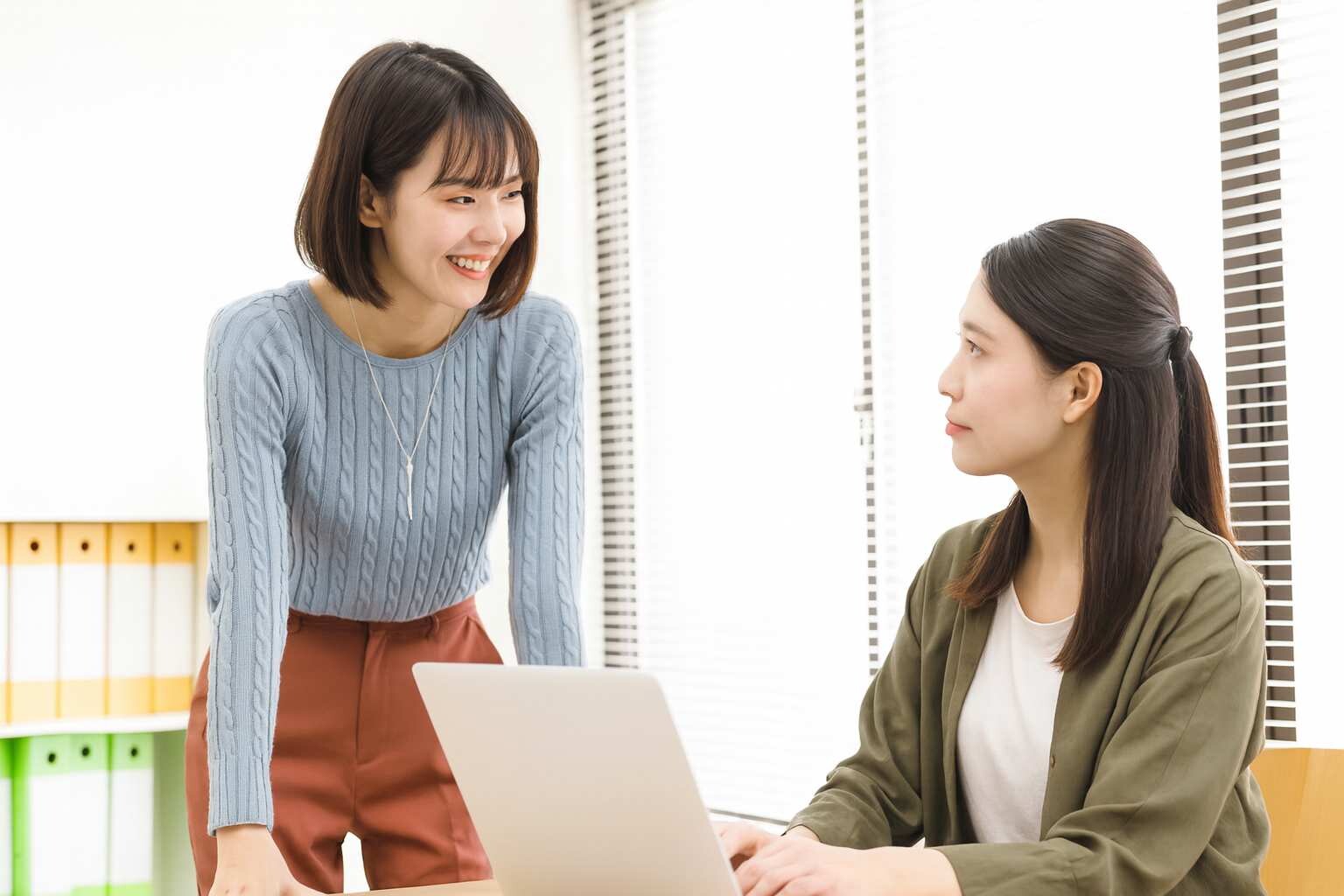 ＼高時給1700円／コスメ・ファッション業界でのカスタマーセンター イメージ1