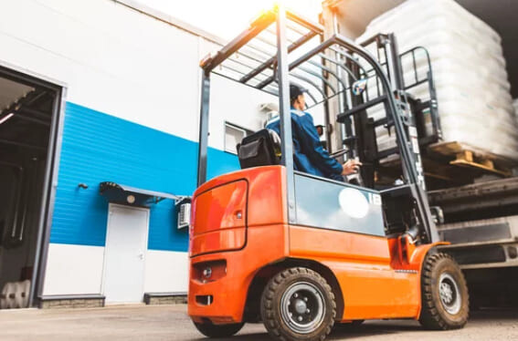 時給1700円！フォークリフトによる入出荷作業／短期 イメージ1