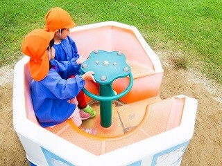 ≪保育士＊10時～13時など≫子供を見守る保育補助＊小規模保育園など イメージ1