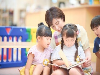 ≪保育士＊10時～13時など≫子供を見守る保育補助＊小規模保育園など イメージ1