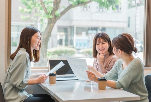 ＼高時給1900円～！／経験相談OK＊プロモ部での企画サポート事務＊残業ナシ イメージ1