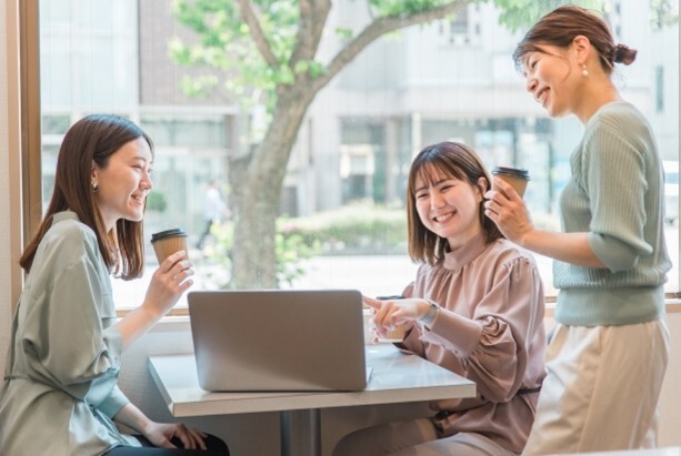 《正社員を目指そう》営業所内でのサポート事務　ゆったりとお仕事OK　土日祝休み イメージ1