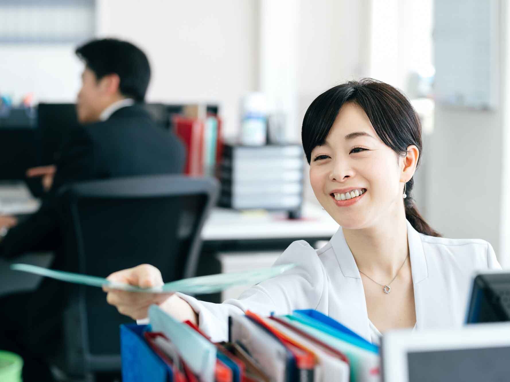 土日休み！東区役所での窓口受付・対応スタッフ（ベトナム語必須） イメージ1