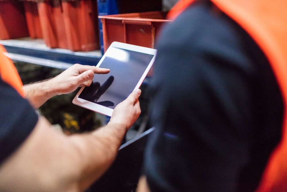 ＼スマホの設定・シール貼り／　週３～OK×時短で無理なく！【座り仕事】 イメージ1