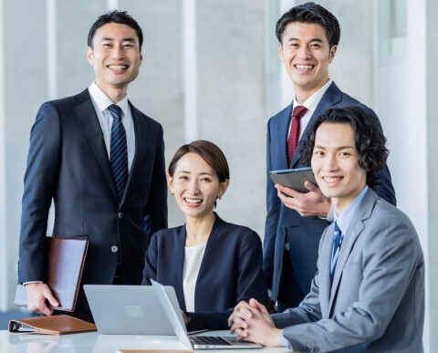 ＼正社員登用アリ！／月収30万円以上✨東芝グループで法人向けの営業職＠本町1分！ イメージ1