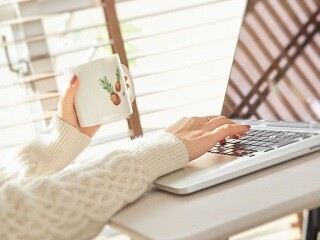 【半年後、完全在宅】5/11開始！未経験〇30名大量募集＊電話受付＠60代活躍中 イメージ2