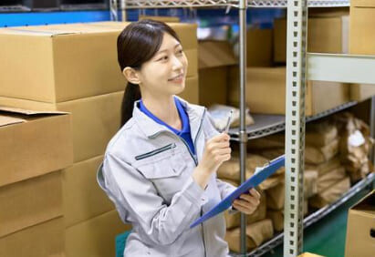 日勤×残業少なめ！医療関係品のカンタン軽作業＊送迎あり！ イメージ1