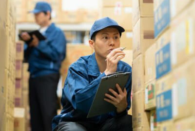 未経験活躍！【月収24万円以上可】化粧瓶の検査スタッフ＊日勤×土日休み イメージ1