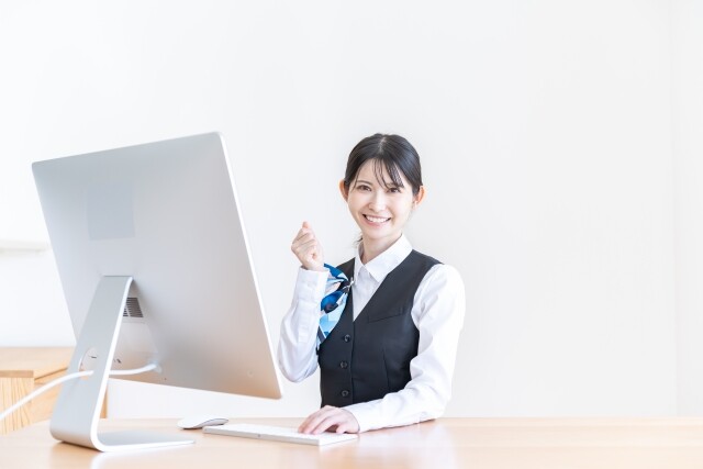 ＼なんと時給1900円！／未経験OK＊クリニックでの受付＆予約対応＠新宿 イメージ1