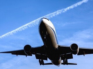 ＼シフト多数あり／空港を裏側から支える！空港内でカート回収！ イメージ1