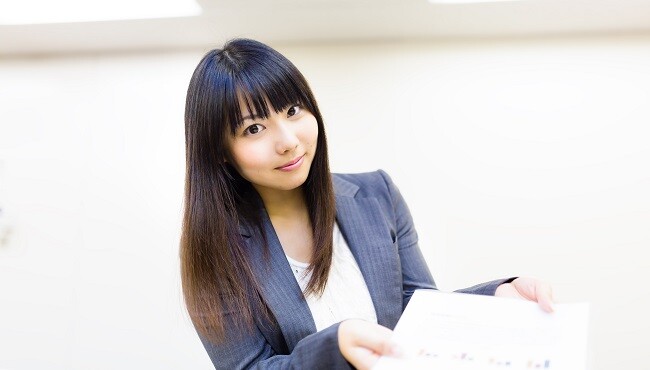 5月開始【完全未経験OK×時給1600円】カンタン問合せ＆事務対応＠平日週5勤務 イメージ1