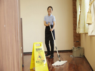 週3～OK！高級ホテル内フィットネスジム＊清掃スタッフ募集！ イメージ1