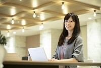 【契約社員】残業なし＆未経験OK！大手企業での受付と総務♬飯田橋スグ イメージ1