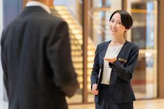 【契約社員】＜外商メンバーズサロン＞受付サービス／日本橋高島屋 イメージ1
