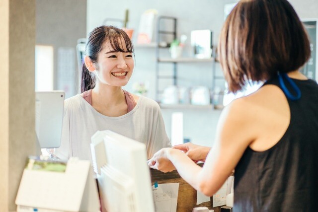 ～8月まで　栄/LACHIC　水着・ヨガウェアショップでの接客販売 イメージ1