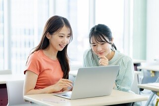 未経験歓迎♩電話ゼロ！書類チェック⇒入力のシンプル事務＠本町 イメージ1
