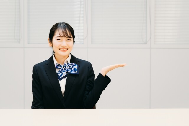 【土日祝休み！】オフィスビルでの受付・事務＊未経験OK イメージ1