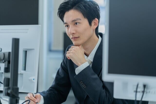 ＼異業種からの正社員転職／月給28万円～＊銀行データセンターでのシステム監視 イメージ1