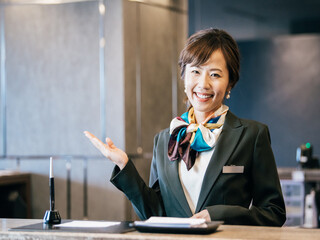 ＜13-22時＞週4可／50代活躍中＊ビジネスホテルフロント イメージ1