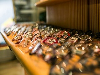 【未経験OK〇】コンタクトレンズ販売スタッフ＠駅近徒歩2分 イメージ1
