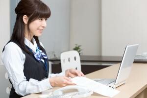 ≪時1550円！未経験OK✨≫朝ゆったりめの共済生協受付＆事務　烏丸駅チカ イメージ1