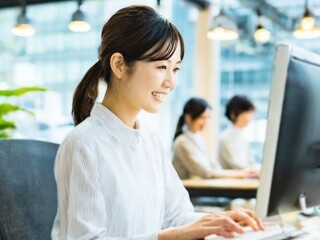 【9月～】未経験OK！土日祝休み＊月額28万円↑受発注データの入力メイン事務 イメージ1