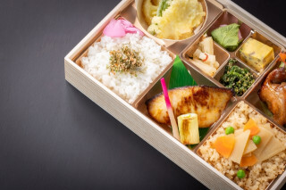 【長期・有名老舗店＊派遣スタッフ活躍中！】なだ万のお弁当・お惣菜販売 イメージ1