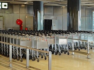＼ルーティン×レア体験×好環境／遅番募集▼羽田空港でカート回収＠8名募集！ イメージ1