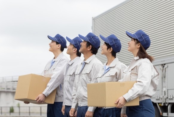 高時給1700円【車運転なし】大手宅配会社＊配送センターから台車で運ぶ集配業務 イメージ1