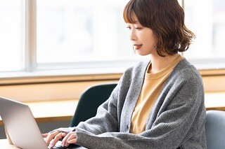 電話対応ナシ！時給1600円+交！大手グループでコツコツ＊個人情報を入力＠三宮 イメージ1