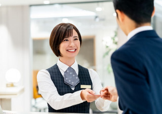 短期【3ヶ月以内】メンバーズサロンで受付／未経験OK！週2日～ イメージ1