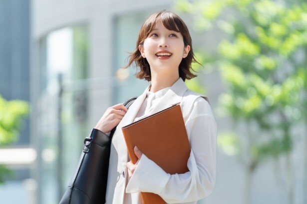 《月半分在宅》高時給1700円＋交＠＊時短相談OK＠大手メーカー企業で貿易事務 イメージ1