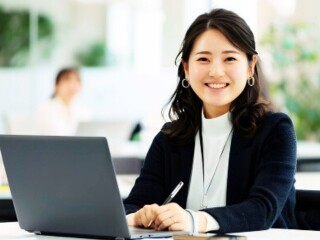 【3月まで限定】最大月額28万円！安心・安定のNTTグループ！事務スタッフ＊辰巳 イメージ1