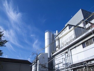【時給1400円】土日休み＊週払OK＊化学メーカーでの製造業務 イメージ1