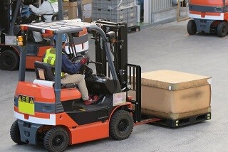 【経験者活躍中】フォークリフトの冷凍倉庫業務 イメージ1